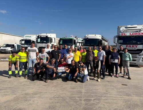 Una veintena de camiones, furgones y autobuses de la zona La Serena y las Vegas Altas parten desde Gargáligas hasta Valencia