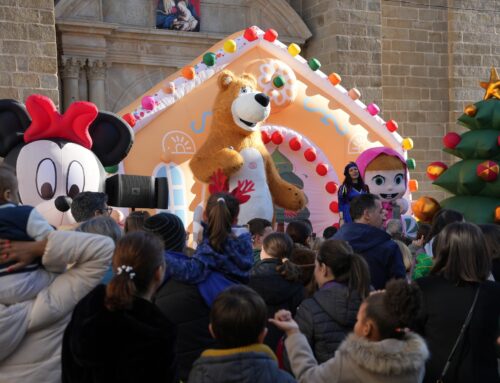 Los pequeños dan la bienvenida al 2025 en la Nochevieja Infantil de Villanueva